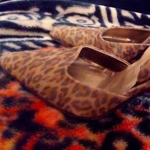 Ladies size 10 M Via Spiga 4 inch Heels